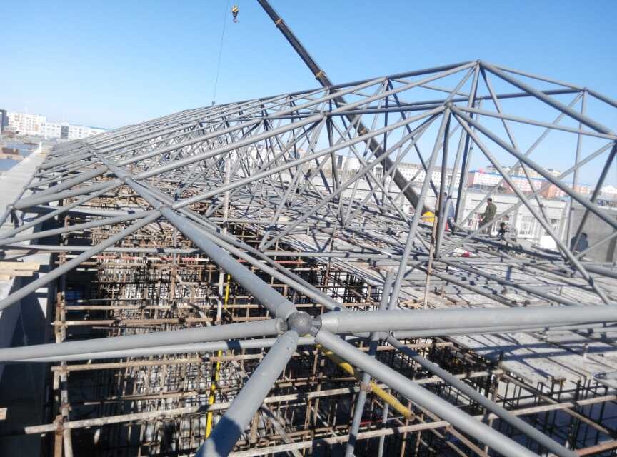 达州商贸城屋顶网架工程